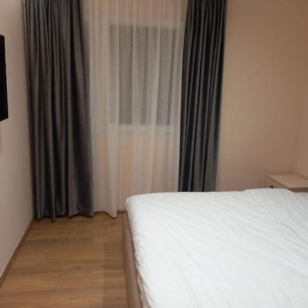 تيرانا Djakbe Hotel المظهر الخارجي الصورة