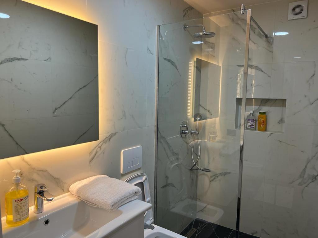 تيرانا Djakbe Hotel المظهر الخارجي الصورة